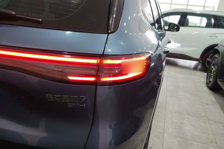 Used Geely Galaxy Galaxy Xingjian 7 EM-i 2025 120km Flagship Edition
