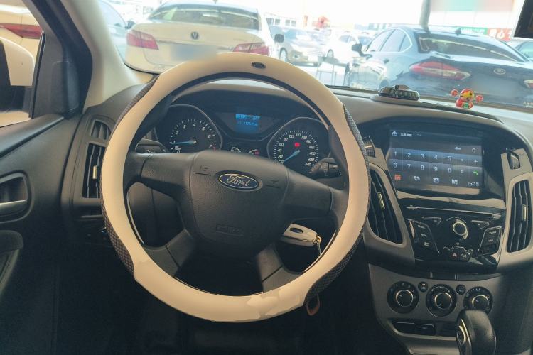 Used Ford Focus 2012 Hatchback 1.6L Automatic Comfort Model Steering Wheel
