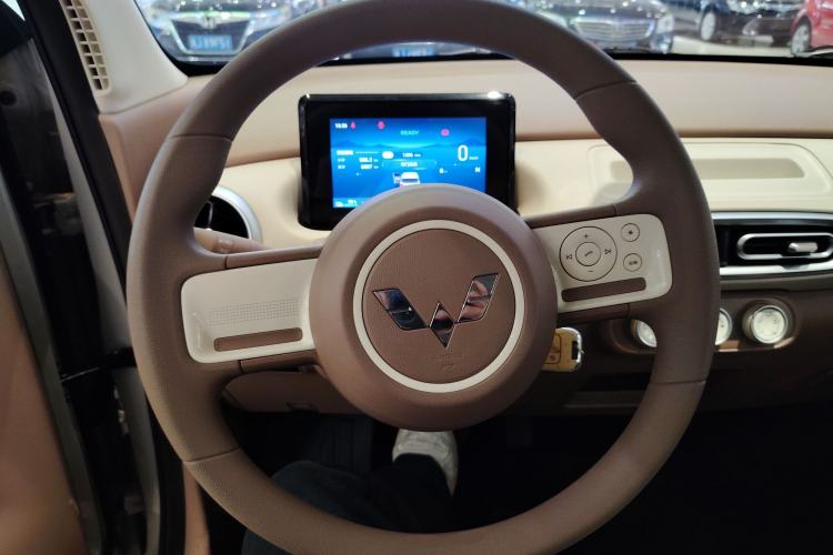 Used Wuling Hongguang MINIEV 2025 Four-Door Version Advanced Edition Steering Wheel