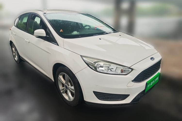 Used Ford Focus 2018 Hatchback Classic 1.6L Manual Comfort Plus SmartDrive Edition Front Right 45 Deg