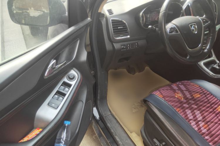 Used Baojun 560 2015 1.8L manual luxury version