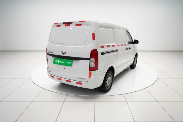 Used Wuling Hongguang V 2022 1.5L Jingqu Edition Enclosed-Window Vehicle with Electric Power Steering LAR
