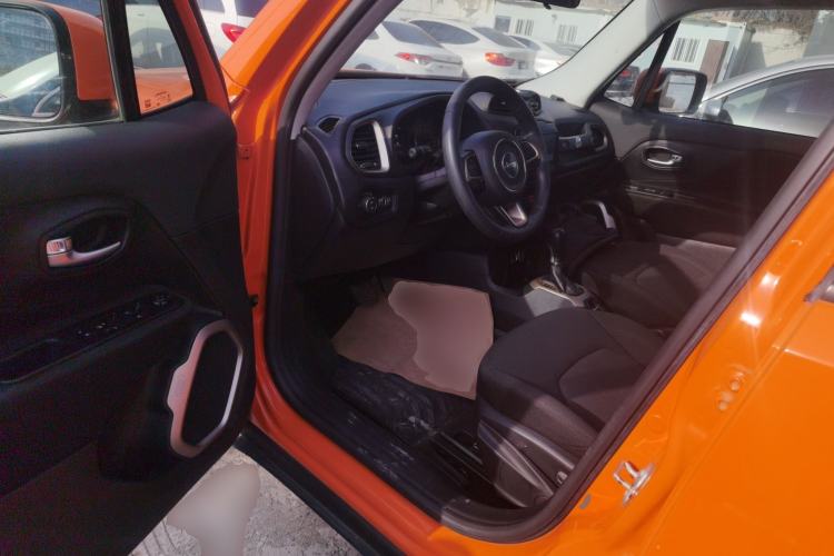 Used Jeep Renegade 2017 180T Automatic High-Energy Version
