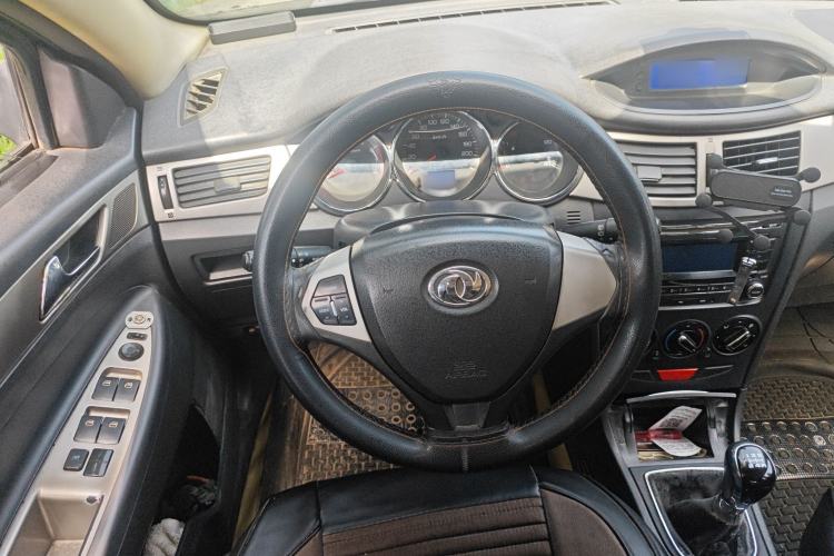 Used Dongfeng Aeolus H30 2011 1.6L Automatic ZunYa Model