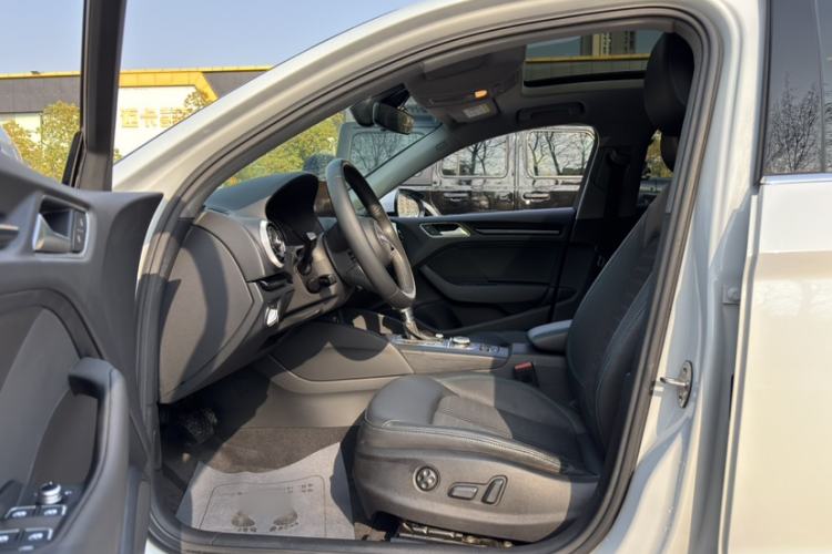 Used Audi A3 2020 Limousine 35 TFSI Fashion Edition China VI Emission Standard
