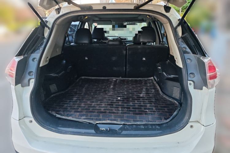 Used Nissan X-Trail 2015 2.0L CVT Comfort MAX Edition 2WD Trunk