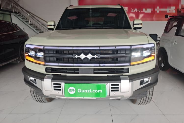 Used Formula Leopard 5 2023 Navigator Edition Front