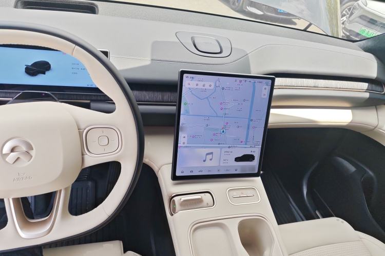 Used Nio ES6 2024 75 kWh Center Console