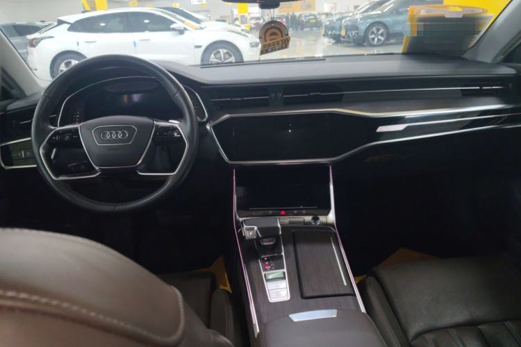 Used Audi A7L 2022 55 TFSI quattro S-line Zhiyuan Crystal Flow Package
