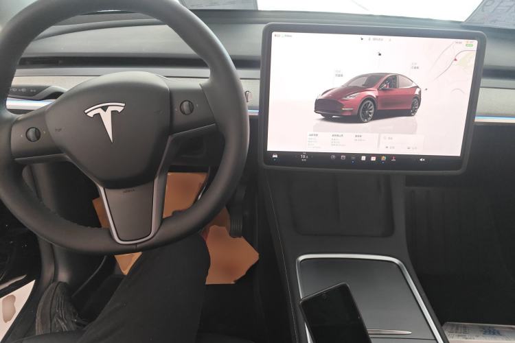 Used Tesla Model Y 2023 Long-Range All-Wheel-Drive Version

