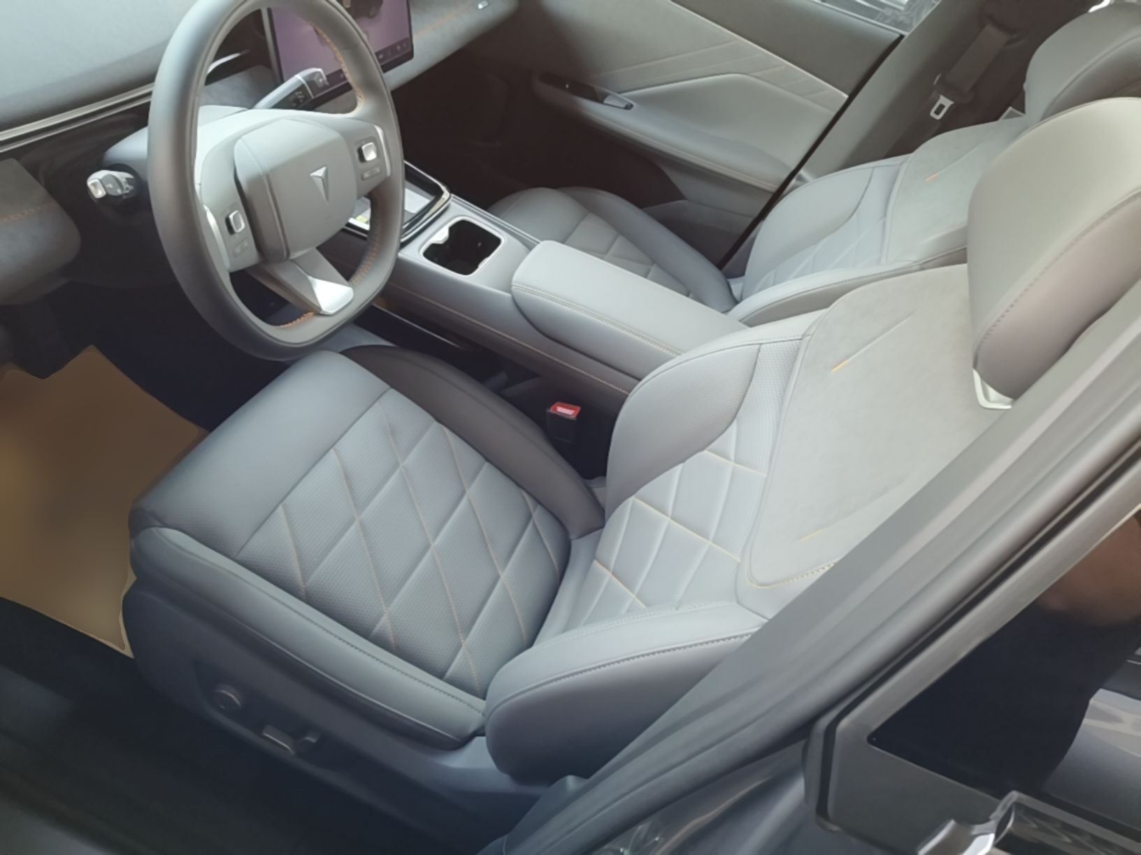 Vordere Reihe im Auto