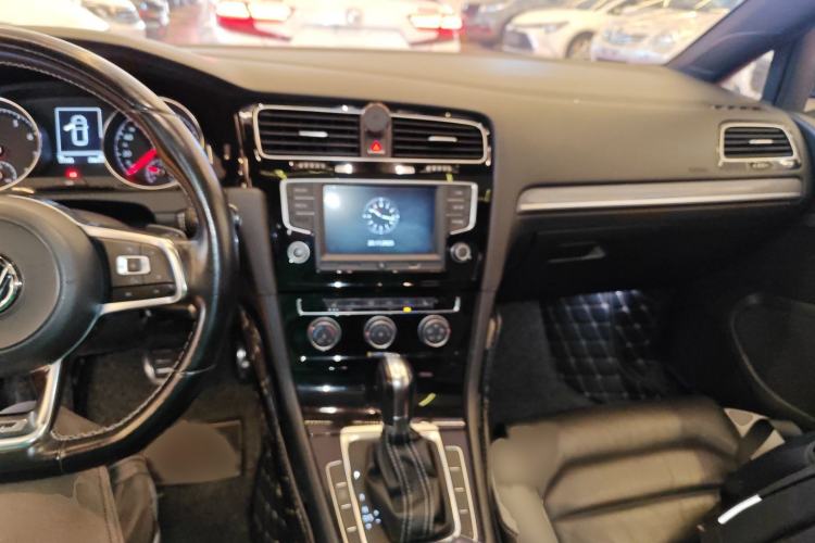 Used Volkswagen Golf 2017 280TSI Automatic R-Line Million-Vehicle Commemorative Edition