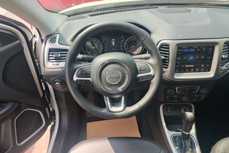 Used Jeep Compass 2017 200T Automatic Family Edition
