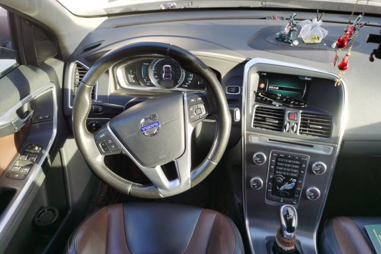 Used Volvo XC60 2015 T5 Smart Upgrade Model
