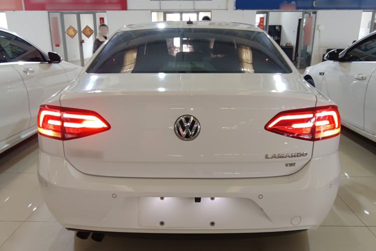 Used Volkswagen Lamando 2015 230TSI DSG Fashion Edition
