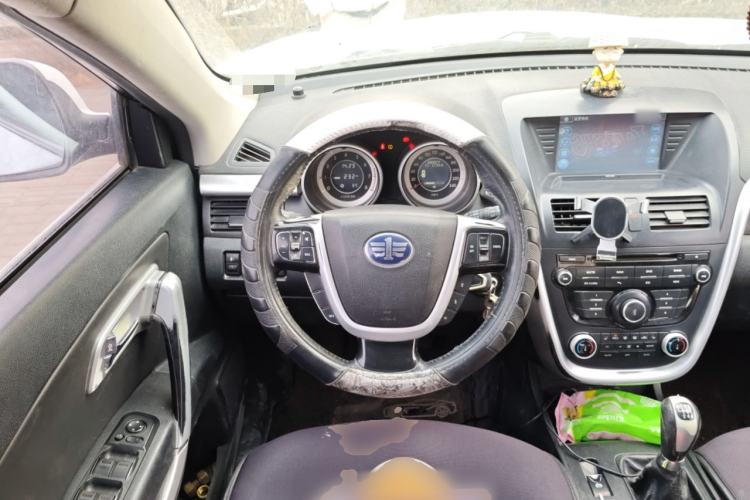 Used Bestune X80 2013 2.0L manual luxury version