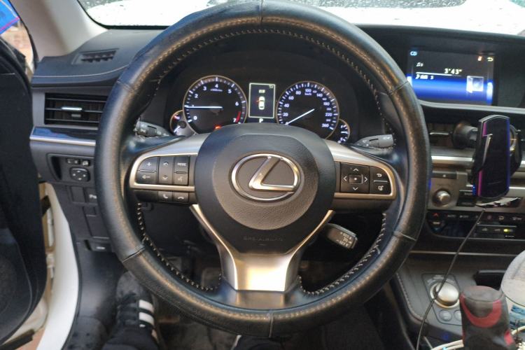 Used Lexus ES 2016 200 Midnight Special Limited Edition
