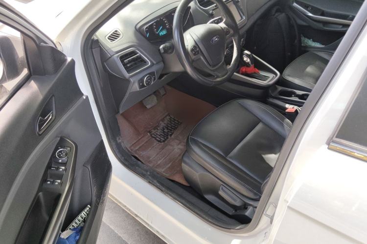 Used Ford Escort 2015 1.5L Automatic Fashion Model Driver Seat