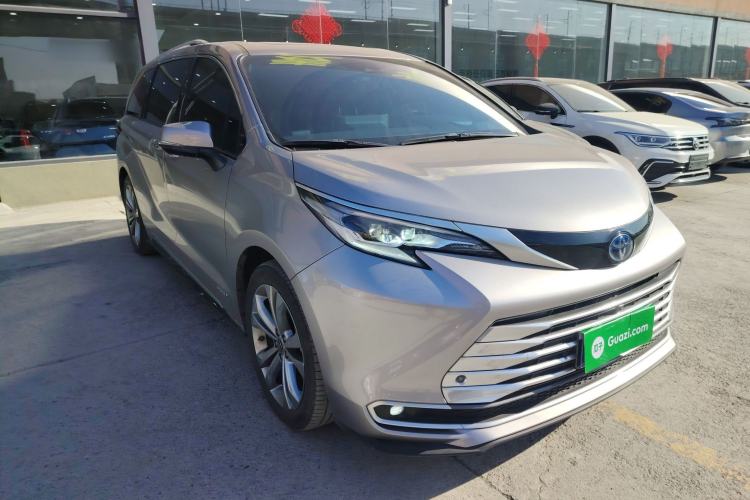 Used Toyota Sienna 2021 2.5L Hybrid Platinum Edition
