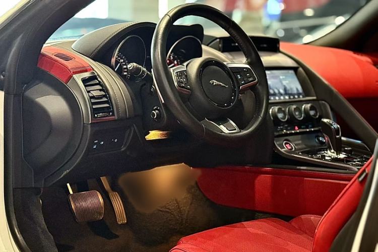 Used Jaguar F-TYPE 2019 2.0T Hardtop Version
