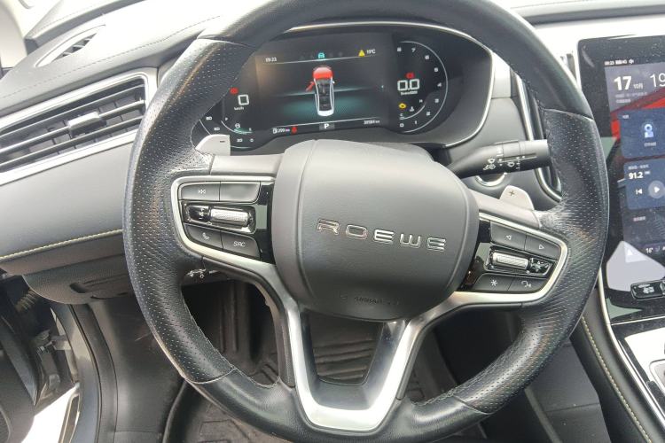 Used Roewe i6 MAX 2020 300TGI Automatic Supreme Edition with Cool Sunroof and Advanced Driving Features
