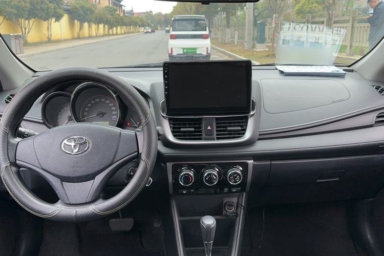 Used Toyota YARiS L Zhi Xuan 2020 1.5L CVT Leading Edition Center Console