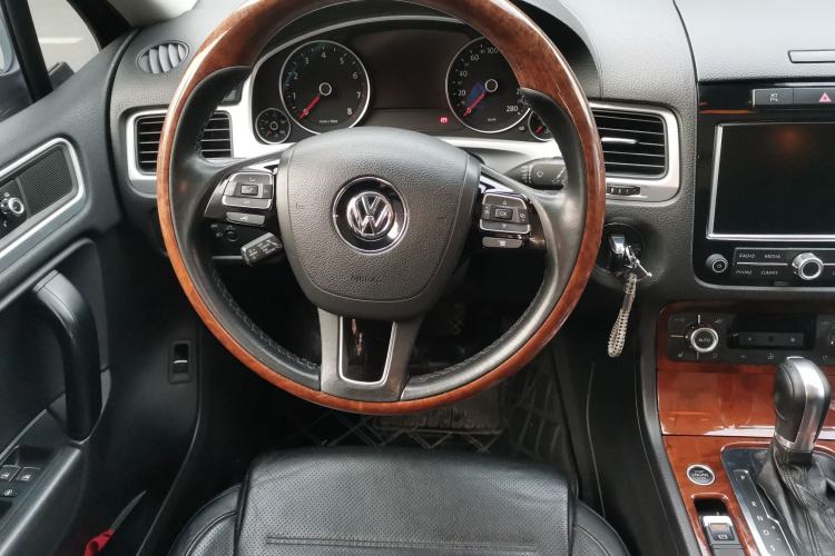 Used Volkswagen Touareg 2011 3.0 TSI Standard Version Steering Wheel