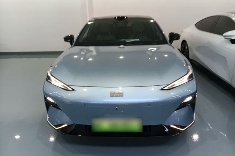 Used Geely Galaxy E8 2025 620 km All-Wheel Drive Starship LiDAR-Enabled Intelligent Driving Version