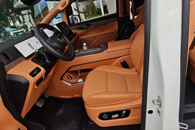 Used Wey Gaoshan 2025 Four-Wheel Drive Alpine 8
