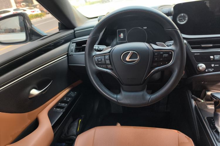 Used Lexus ES 2022 300h Excellence Edition
