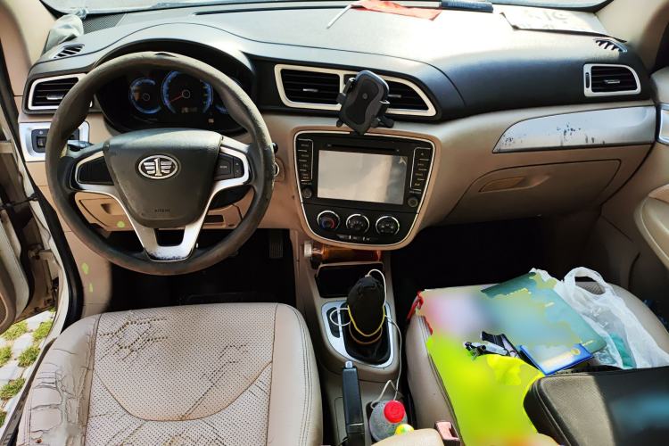 Used FAW Junpai D60 2016 1.5L Manual Luxury Version Center Console