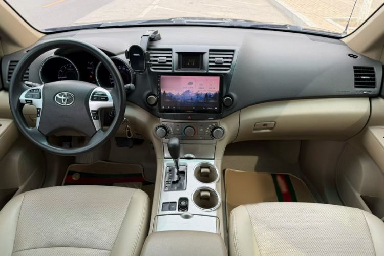 Used Toyota Highlander 2012 2.7L 2WD 5-Seater Elite Edition Interior 2