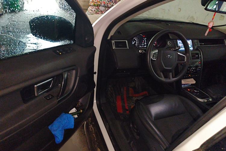 Used Land Rover Discovery Sport 2018 240 PS PURE Edition Driver Seat