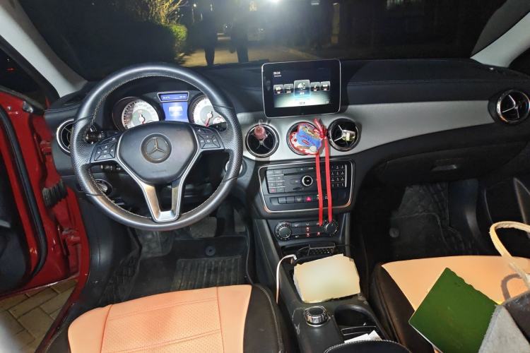 Used Mercedes-Benz GLA 2016 GLA 200 Fashion Model Center Console