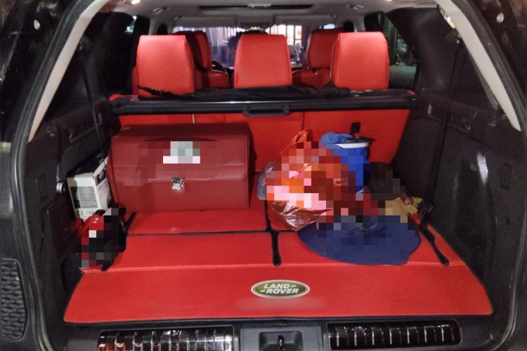 Used Land Rover Discovery 2018 3.0 SC V6 SE Trunk