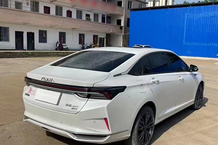 Used Dongfeng Aeolus Yixuan MAX 2023 1.5T Ultra-Stylish Trendsetting Dad Edition