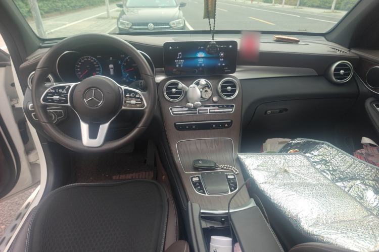 Used Mercedes-Benz GLC 2020 Facelift GLC 300 L 4MATIC Dynamic Edition Center Console