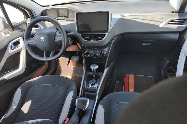 Used Peugeot 2008 2015 1.6L Automatic Playcool Edition
