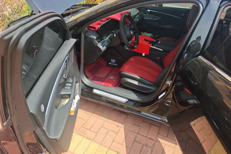 Used Buick LaCrosse 2025 28T Platinum Edition
