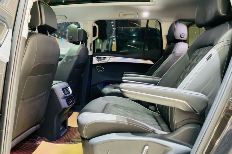 Used Volkswagen Talagon 2022 530TSI Four-Wheel Drive Flagship Shengjing Edition Pro 6-Seater Interior 7