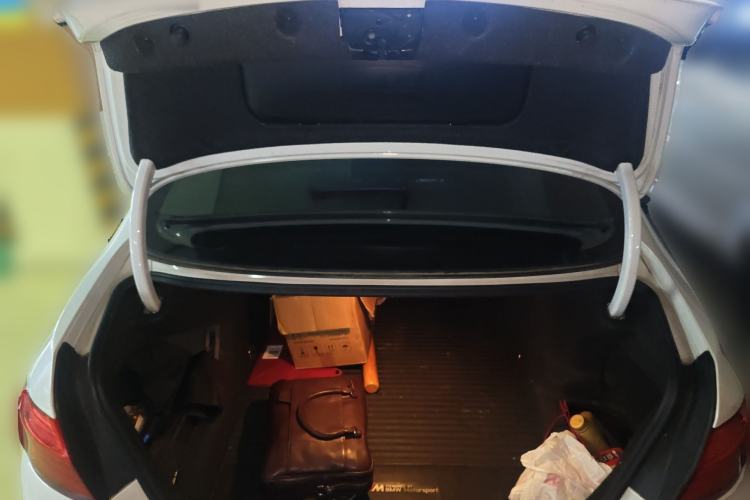 Used BMW 5 Series 2014 520Li Elegant Model
