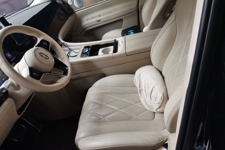 Used Hima AITO M9 2024 Range-Extended Ultra Version 52 kWh 6-Seater Model Left Front Seat