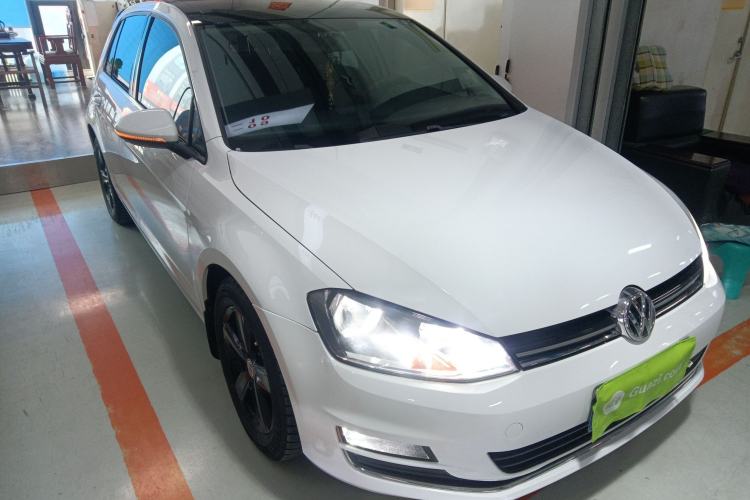 Used Volkswagen Golf 2014 1.4TSI Automatic Comfort Model Front Right 45 Deg