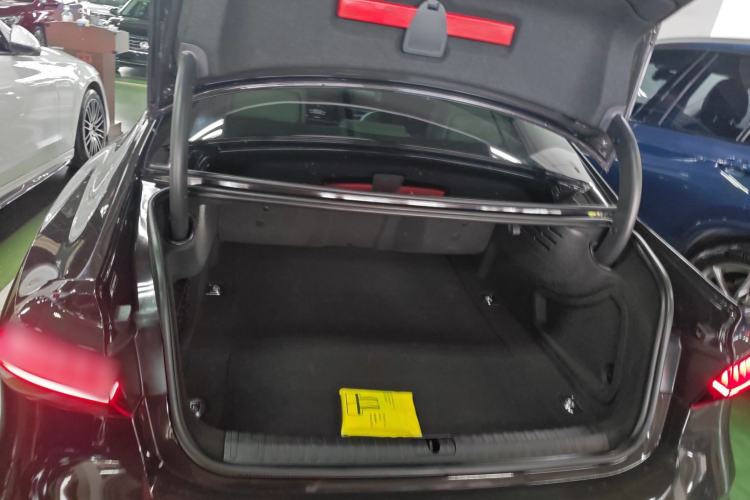 Used Audi A7L 2024 55TFSI quattro S-line Boundary Edition Flow Crystal Package Trunk