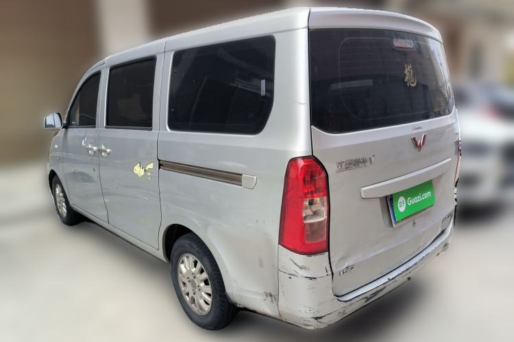 Used Wuling Rongguang V 2018 1.5L Standard Version

