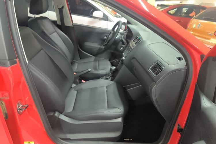 Used Volkswagen Polo 2016 1.6L Automatic Comfort Model