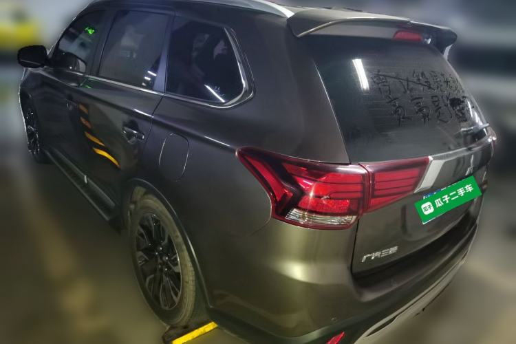 Used Mitsubishi Outlander 2019 2.0L Two-Wheel Drive Comfort Edition 7-Seater China VI Standard

