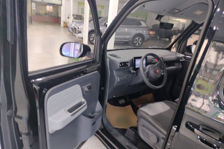Used Wuling Zhiguang New Energy 2025 Model 305km Ambitious Edition