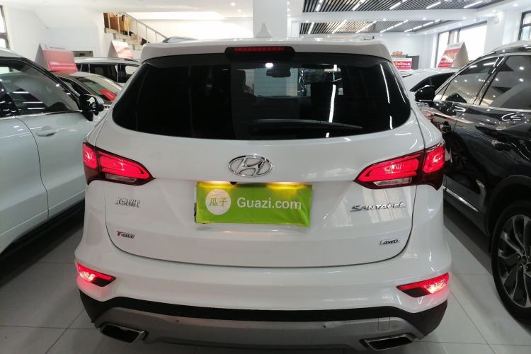 Used Hyundai Santa Fe 2017 2.0T Automatic All-Wheel Drive Smart 7-Seater Rear