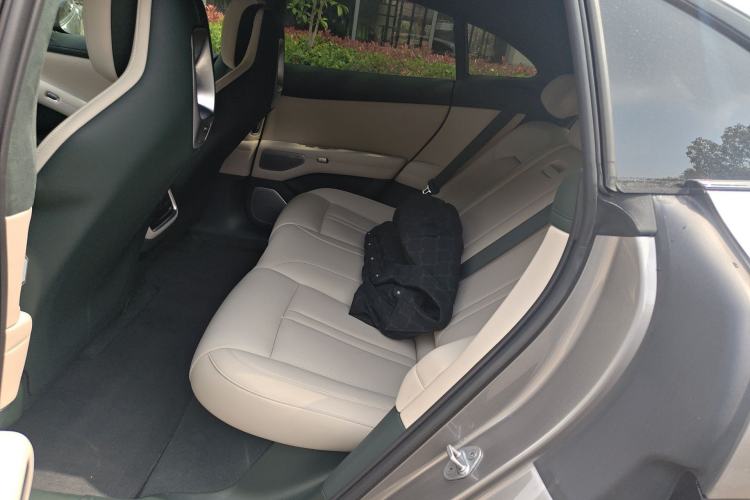 Used Xiaomi Auto YU7 2025 Ultra-Long Range High-Performance All-Wheel-Drive Max Edition
